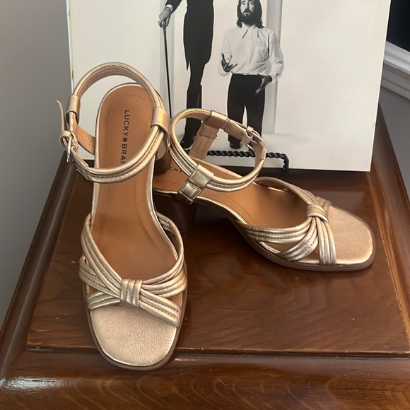 Lucky Brand Jolene Gold Sandals - Picture 7 of 15